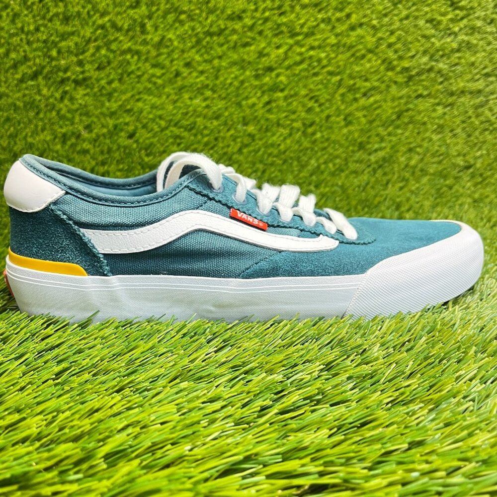 Vans Chima Pro 2 Mens Size 9‎ Green White Athletic Skate Walking Shoes Sneakers
